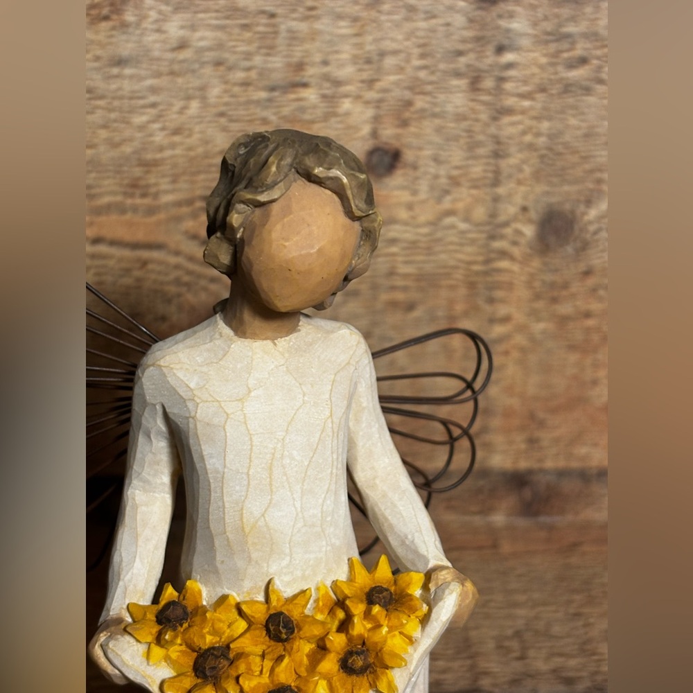 VTG Willow Tree Susan Lordi Angel Sunshine Blooms Sun Flowers 5.5” Demdaco 2010 - Picture 3 of 8